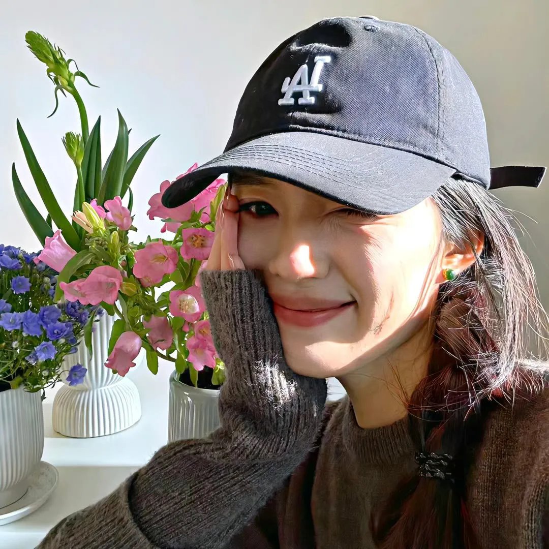 八月月亮的五个娃娃